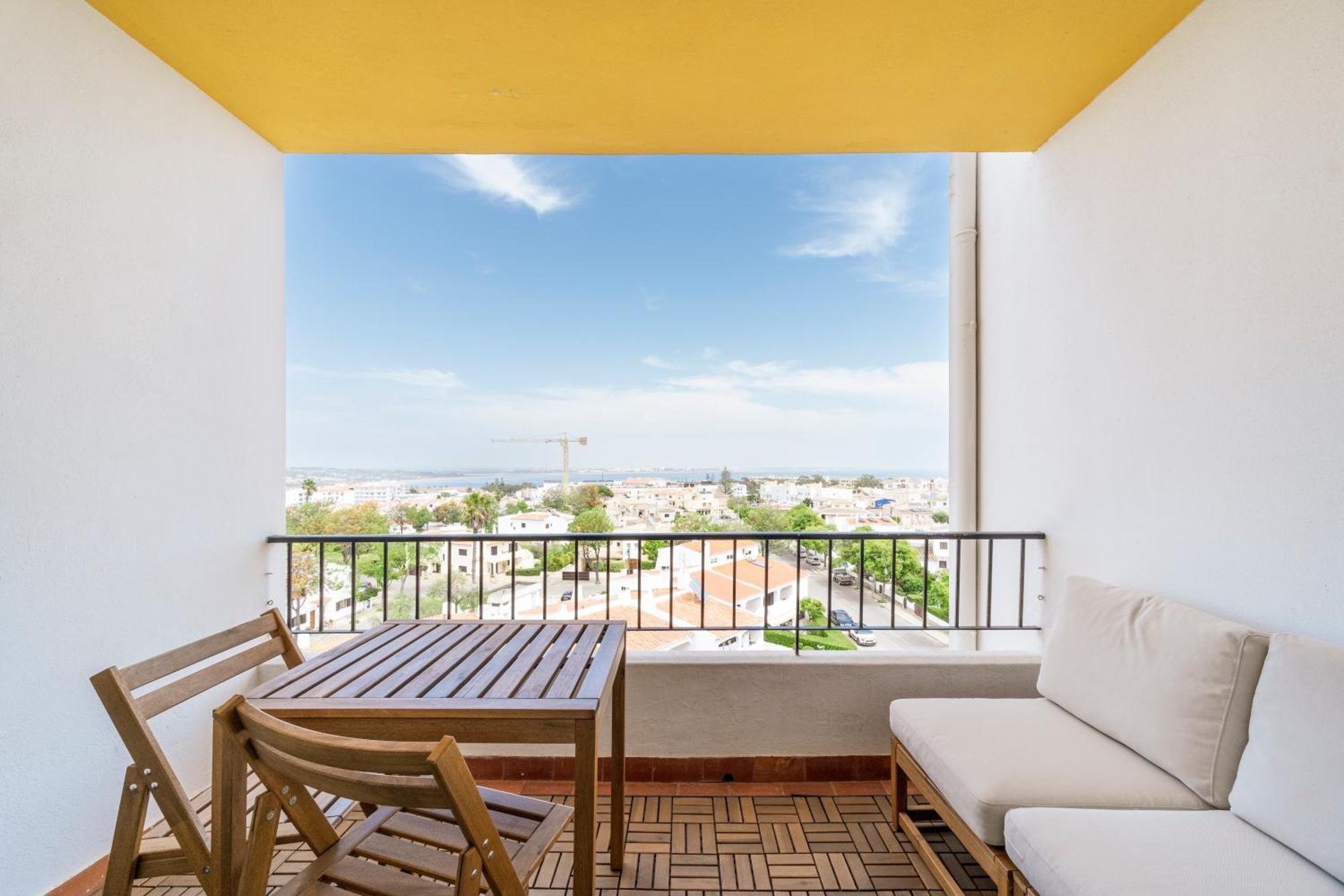 Torre Alta Apartments Lagos Exterior photo