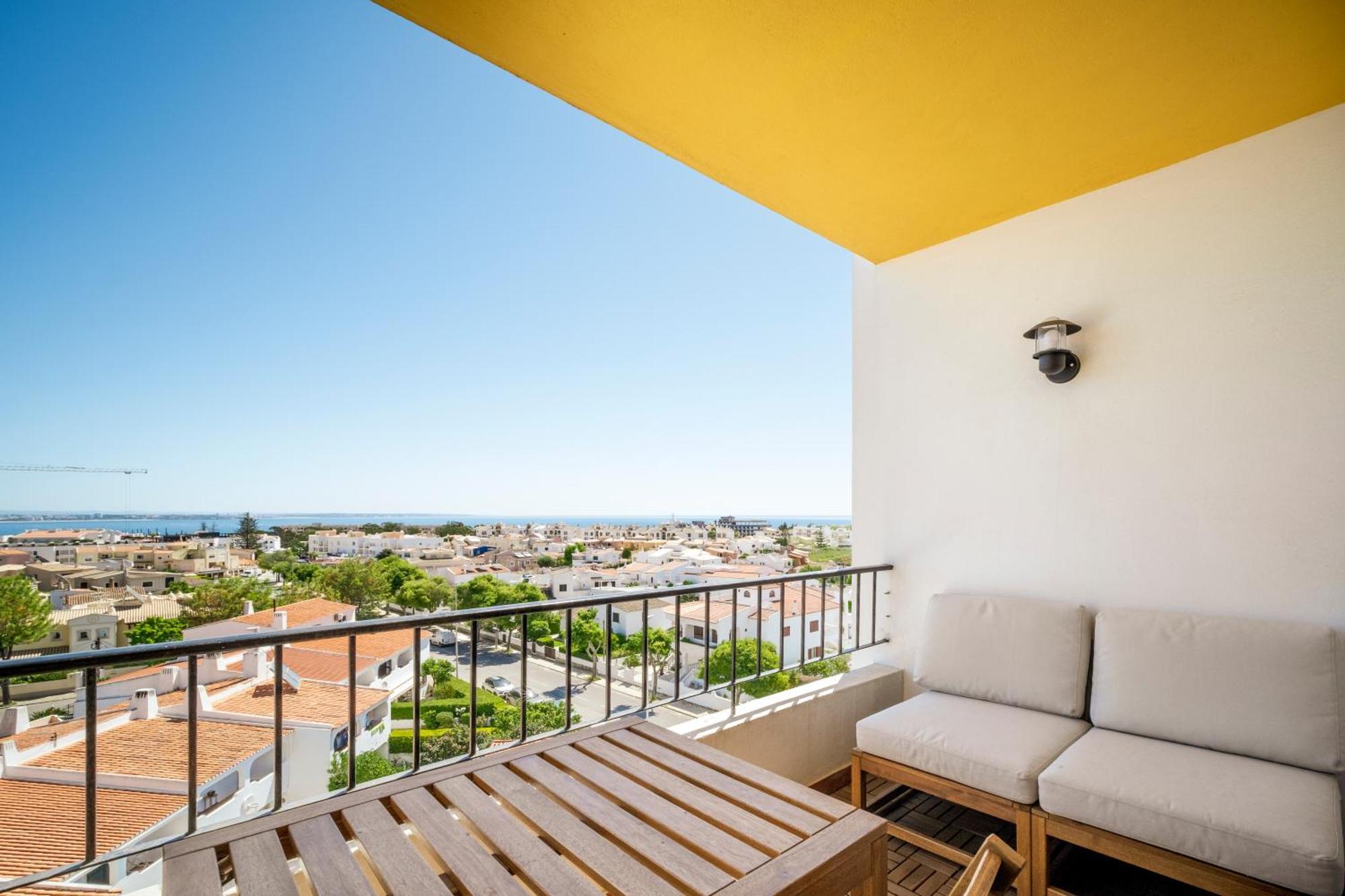 Torre Alta Apartments Lagos Exterior photo